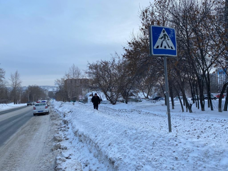 В Уфе чиновнику грозит штраф за заваленный снегом пешеходный переход