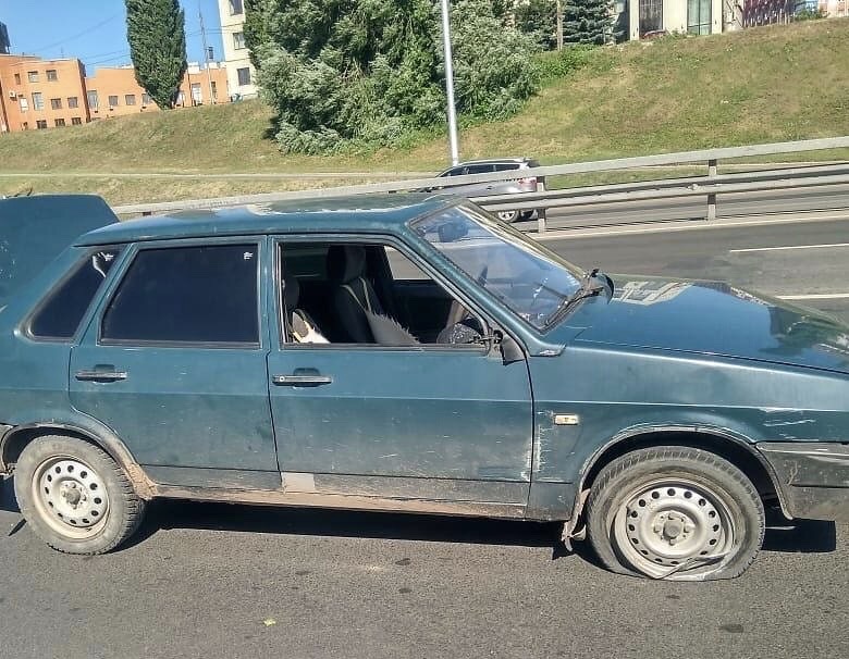В Уфе на проспекте Салавата Юлаева пьяный водитель устроил серьёзное ДТП