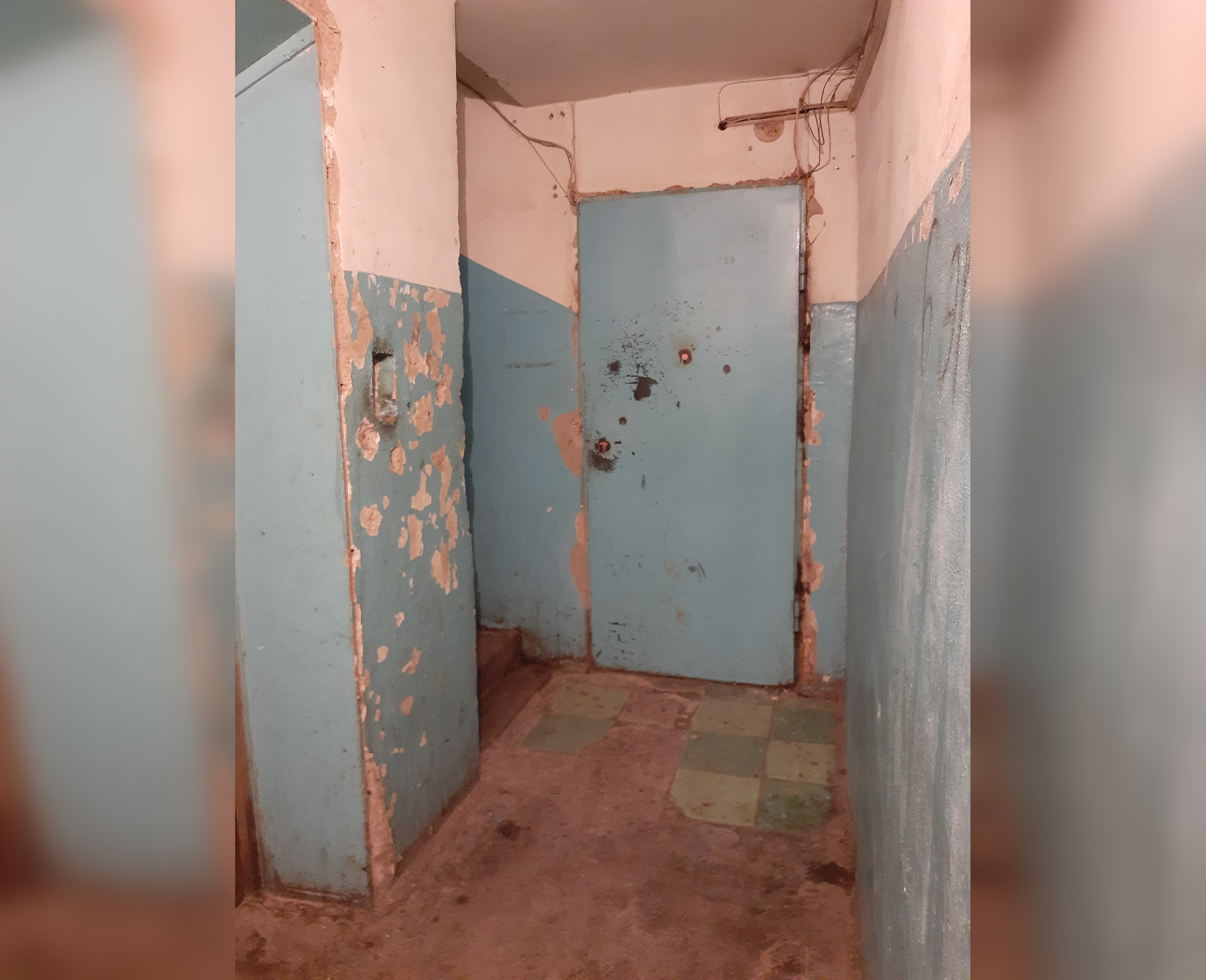 «Мы устали жить в такой грязи»: Жители Уфы вынуждены жить в аварийном доме 