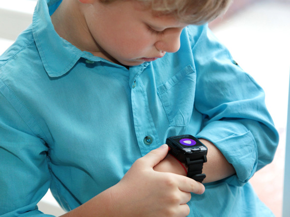 Новые детские смарт-часы Elari KidPhone 3G обзавелись голосовым помощником «Алиса» 