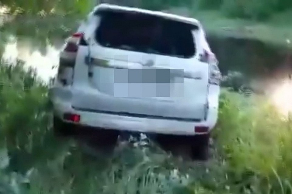 В Башкирии пьяный рыбак утопил в болоте Toyota Land Cruiser