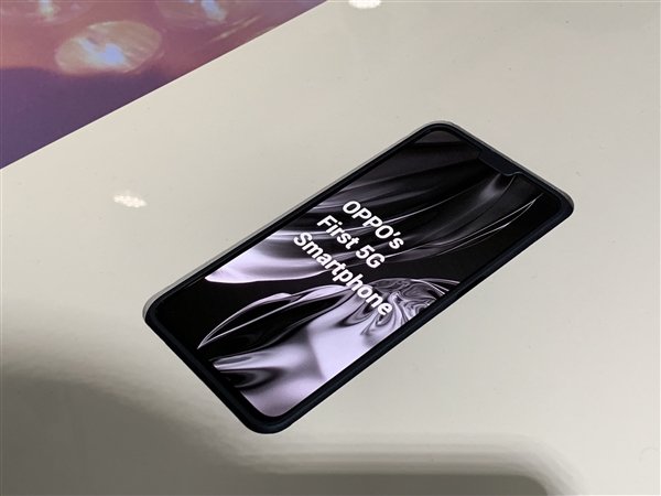 Компания Oppo показала свой первый смартфон с поддержкой 5G