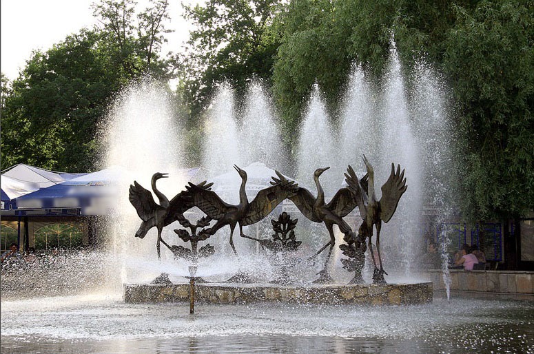 Стало известно, когда заработает фонтан в сквере с танцующими журавлями в Уфе