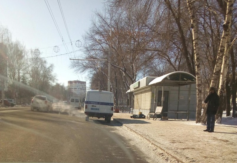 В Башкирии на остановке обнаружили труп мужчины