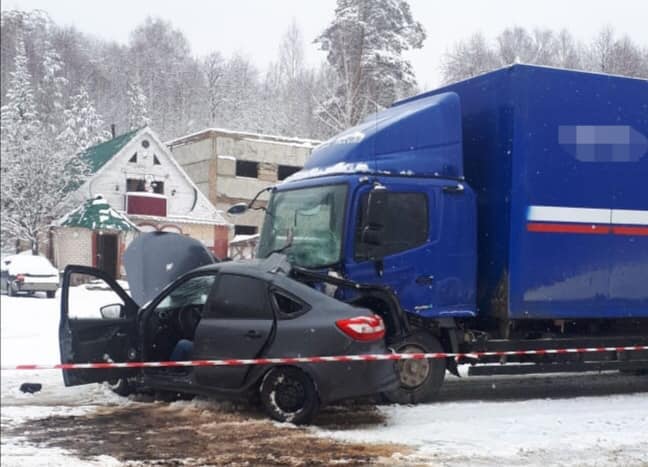 В Башкирии в столкновении с грузовиком скончался водитель легковушки