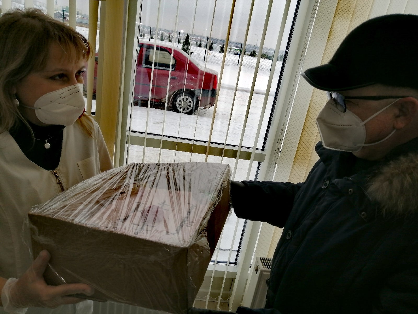«И это всё?»: В Башкирии врачи «красной» зоны получили от властей торт
