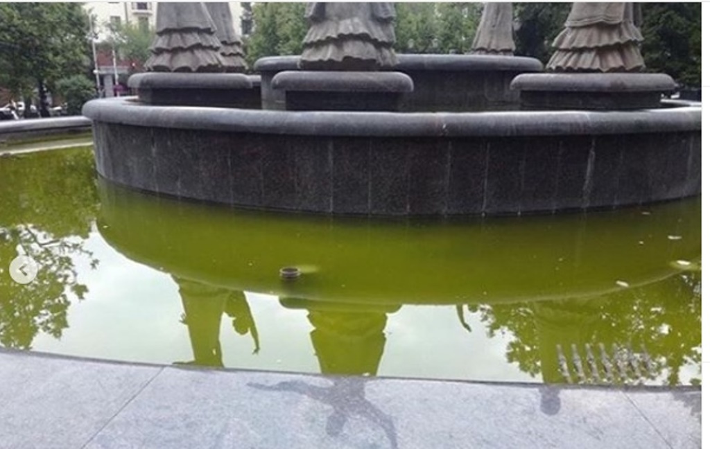 «Мохито по-уфимски»: Жителей Уфы поразила вода в известном фонтане