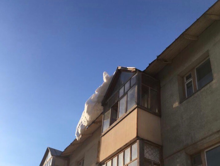 В одном из городов Башкирии уже как месяц жители жалуются на нависшую над их головами  опасность