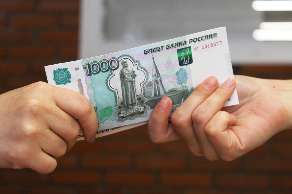 В Башкирии женщина дала взятку в 100 тысяч рублей, чтобы оградить мужа от уголовной ответственности