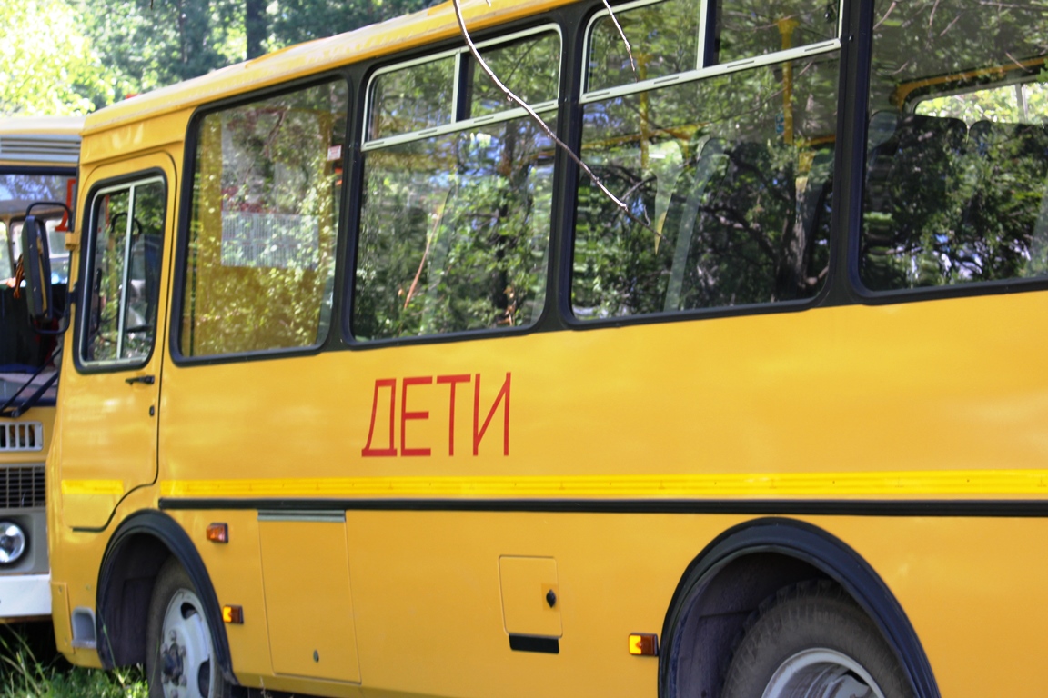 В Башкирии школьный автобус сбил спешившего второклассника