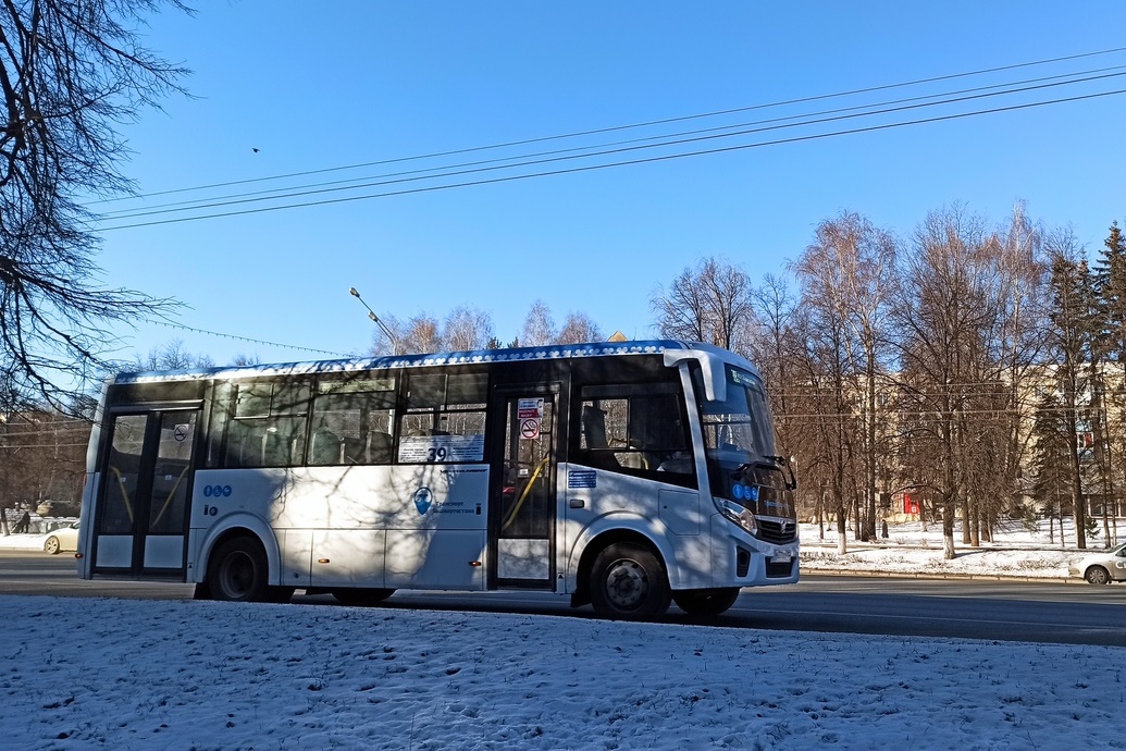 «Вечером на морозе ждала автобус примерно полчаса»: Уфимцы замерзают на остановках в ожидании маршруток