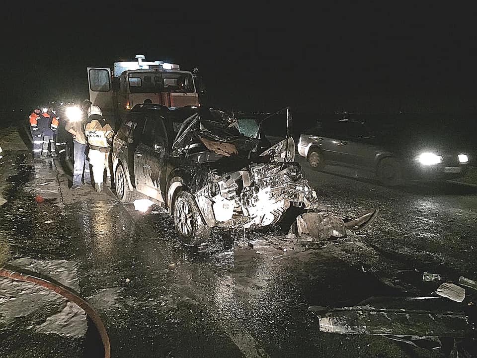 В Башкирии водитель иномарки погиб после столкновения с автоцистерной