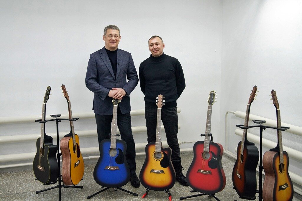 Власти Башкирии готовы оказать поддержку помочь небольшому предприятию, которое выпускает гитары
