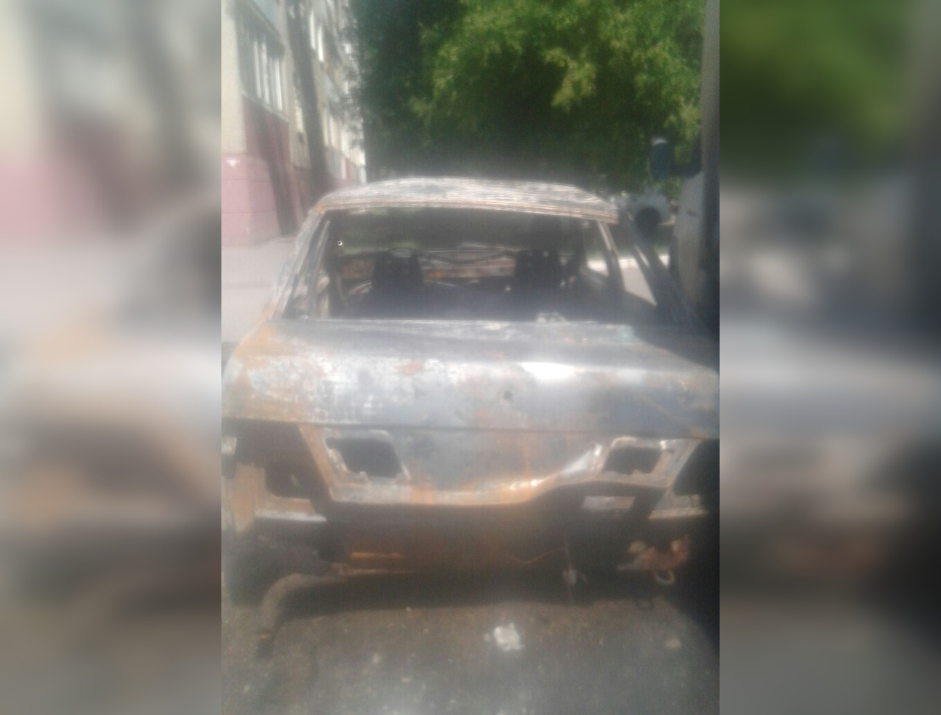 В Уфе сгорели два автомобиля в результате слива бензина местными хулиганами