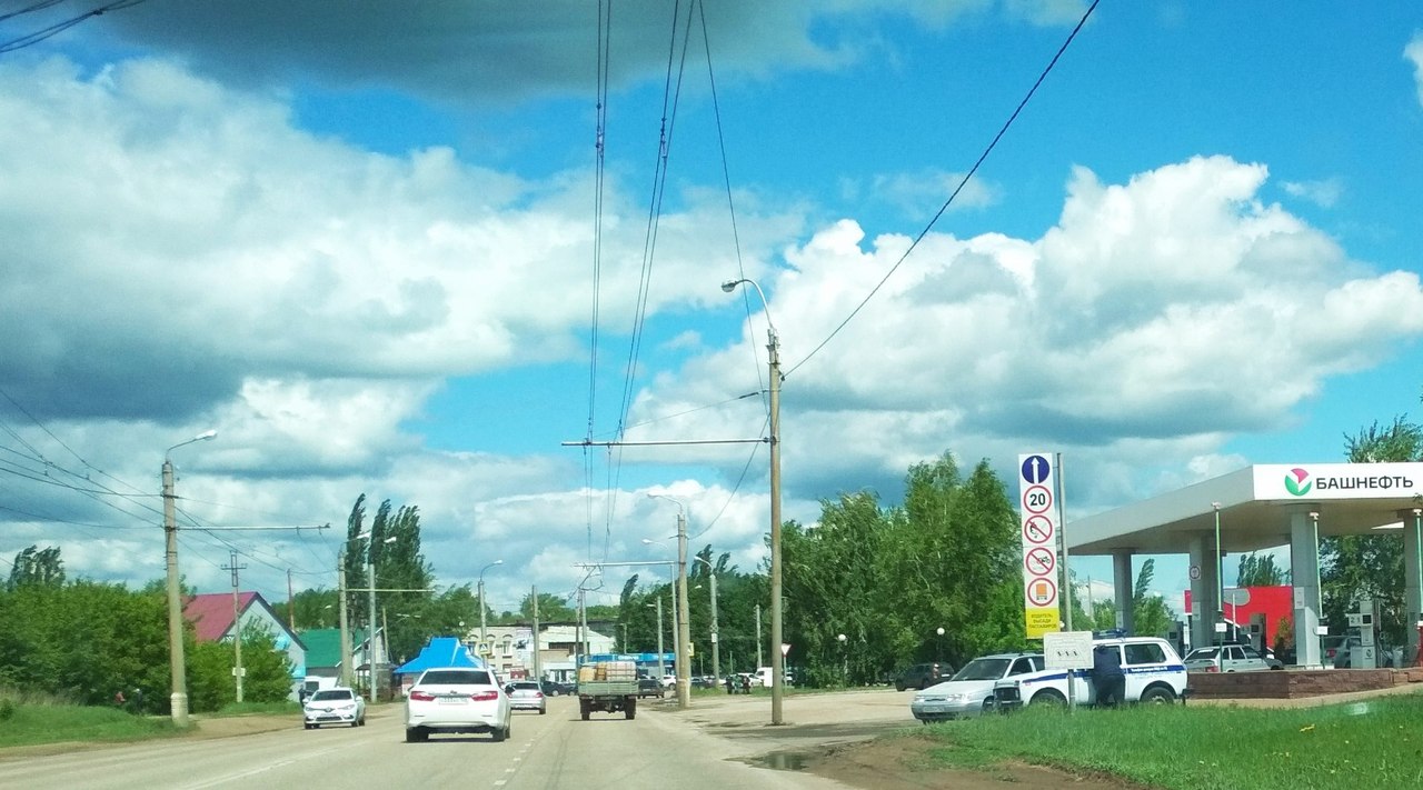 В Башкирии поползли слухи о перекрытии заправок протестующими водителями - На АЗС замечены полицейские патрули