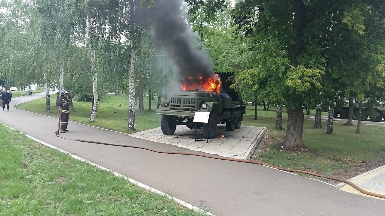В Башкирии неизвестные подожгли военный экспонат в парке Победы