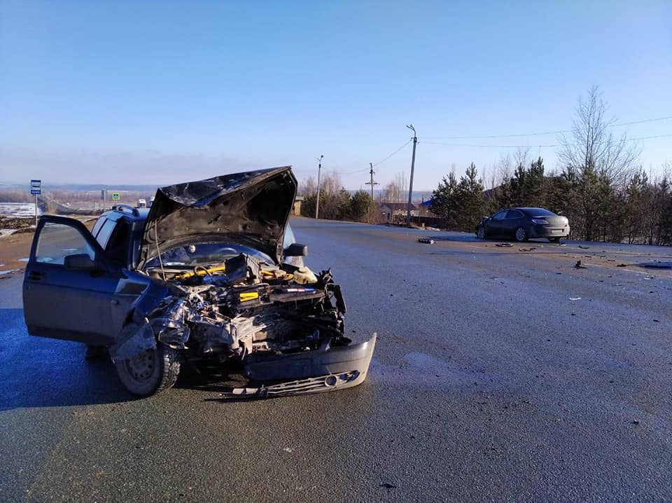 В Башкирии водитель Lada получил переломы в ДТП