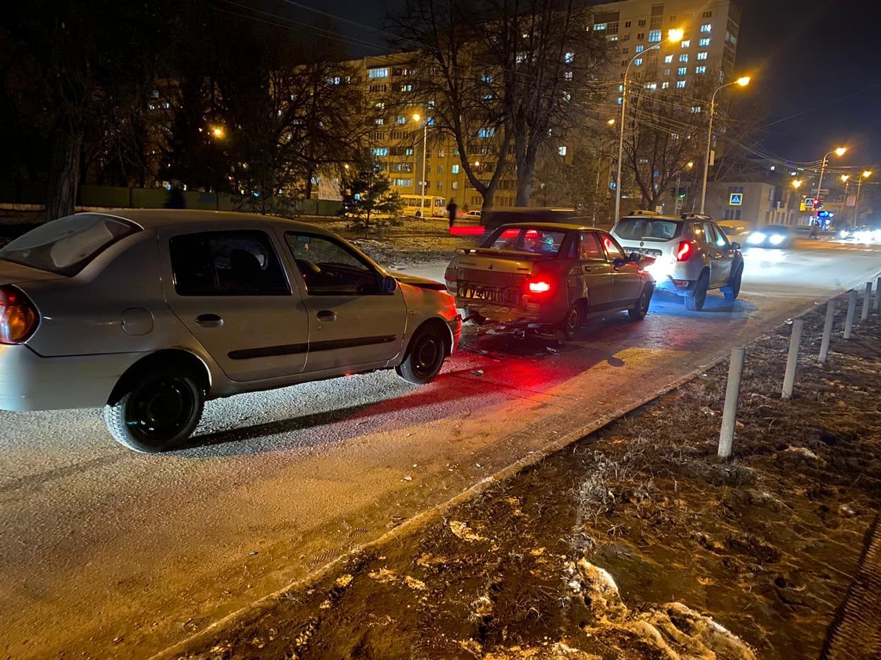 В Уфе вчера вечером пьяный водитель устроил массовую аварию