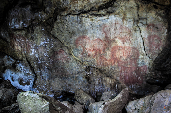 В Мексике археологи обнаружили пещеру с наскальными рисунками индейцев майя 