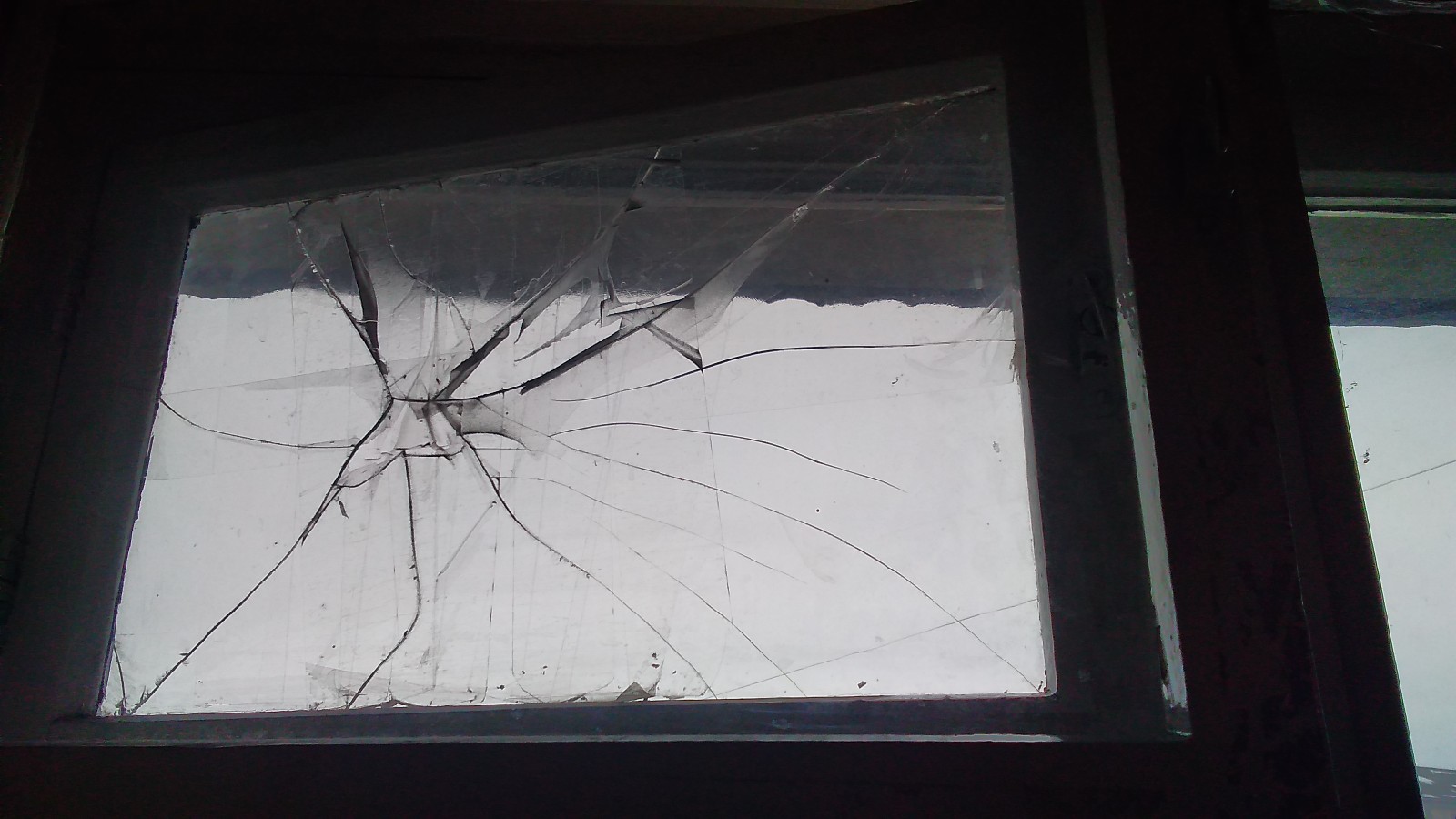 «Окна разбитые не меняют»: Как живут студенты в общежитии известного уфимского университета