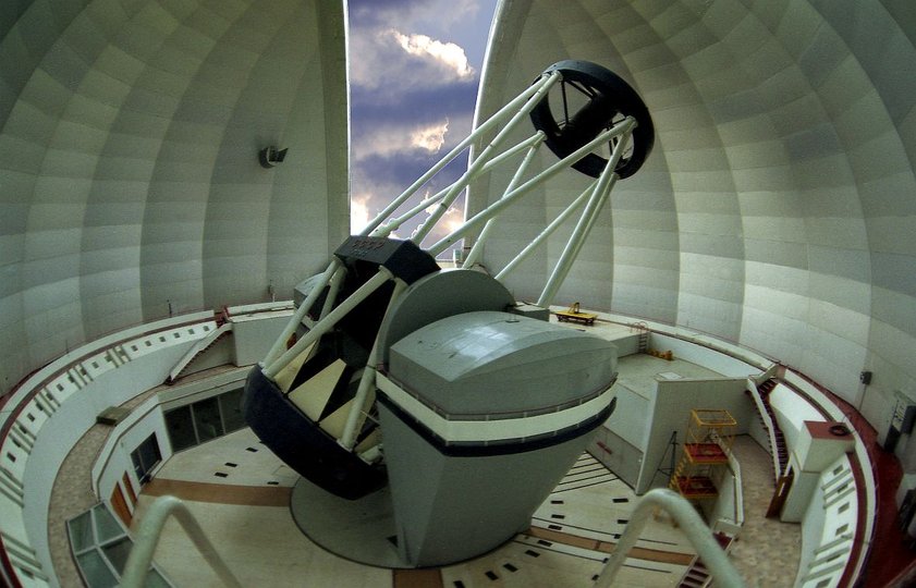 Новое шоу о телескопе в сферическом кинотеатре