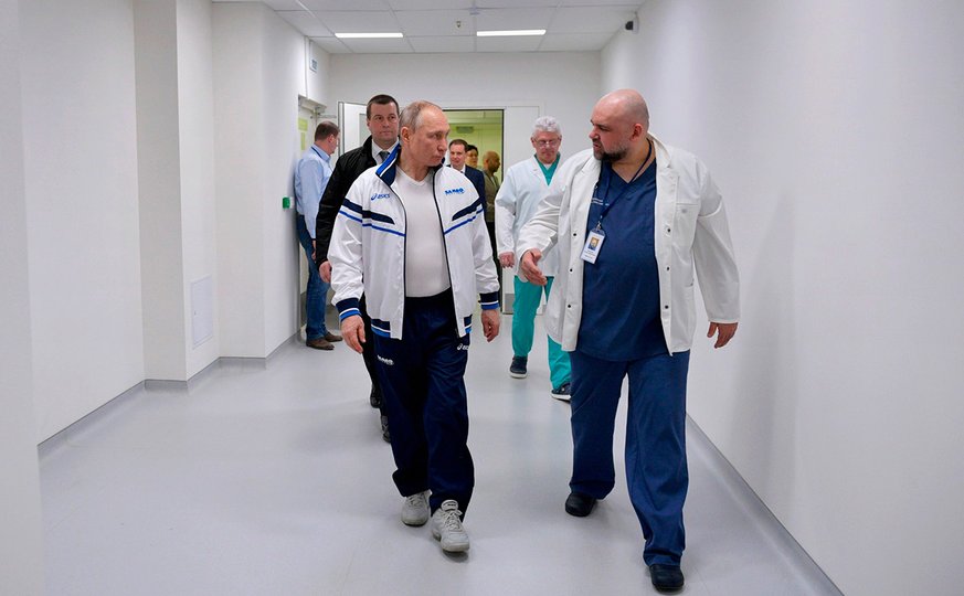 Путин сообщил об усложнении ситуации с коронавирусом