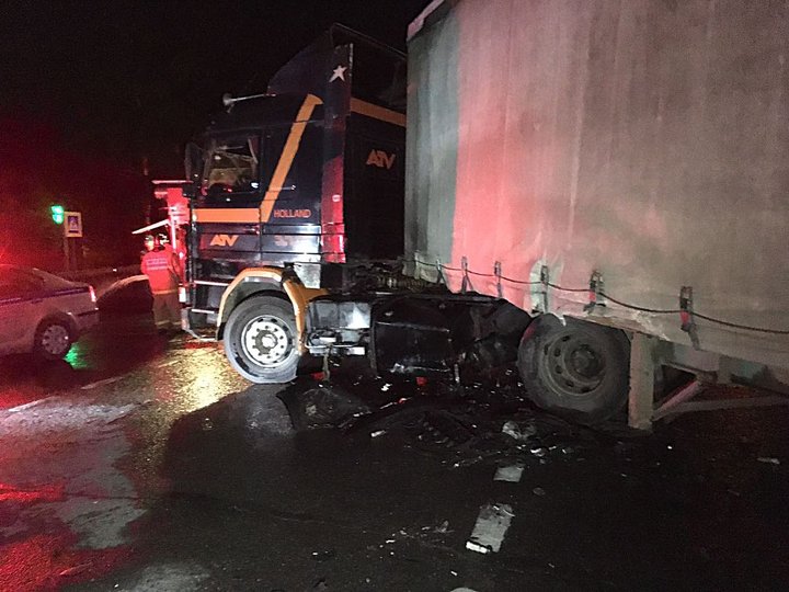 Под Уфой в столкновении грузовика и легкового авто погиб человек 