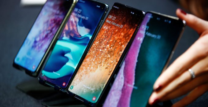 Samsung предлагает свои смартфоны в обмен на аппараты Huawei