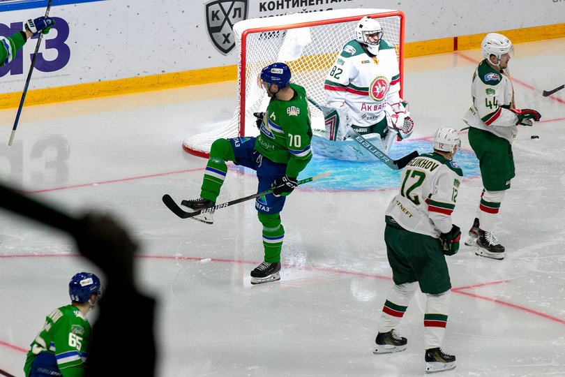 «Салават Юлаев» прервал 10-матчевую победную серию «Ак Барса» и забрал Кубок чак-чака в третьем «Зелёном дерби»