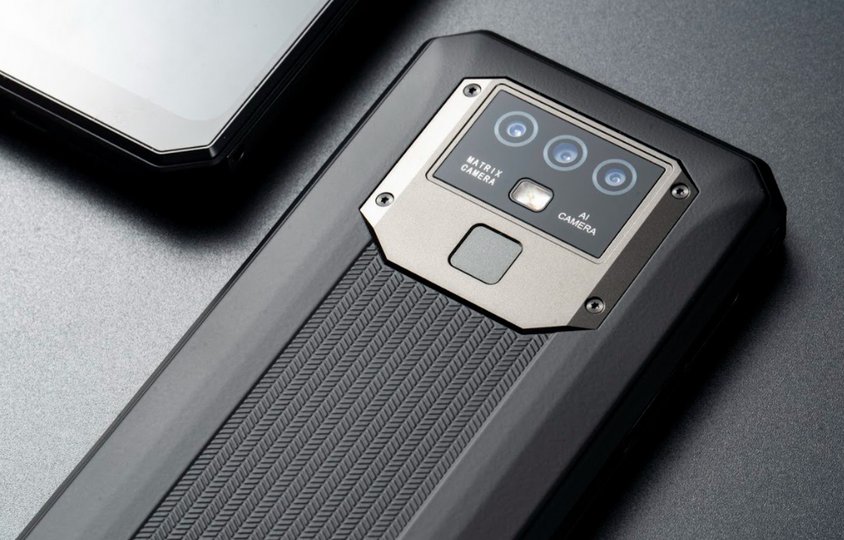 Представлен смартфон с NFC и мощным аккумулятором за 90 долларов
