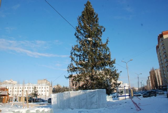 В Кировском районе Уфы готовится новогодний ледовый городок