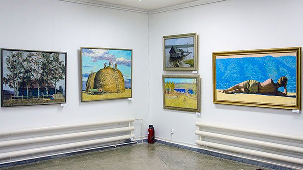 Художественные работы Сергея Шойгу представлены на выставке в Хакасии 