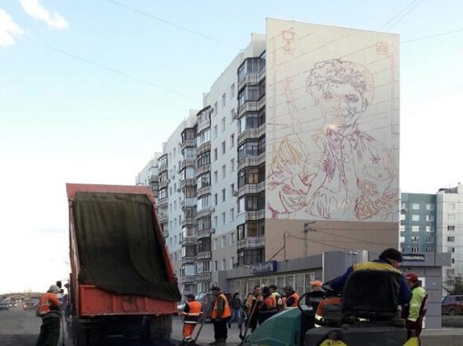 Художники приступили к созданию портрета Натальи Ковшовой на фасаде одного из уфимских домов