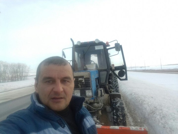 В Башкирии тракторист спас семью от гибели, остановив летевшее на машину колесо от фуры
