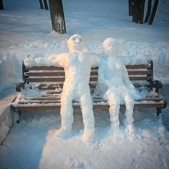 Пятничная подборка забавных снежных фигур из Уфы