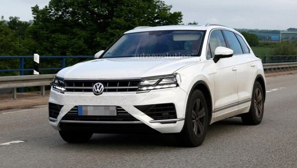Volkswagen Touareg нового поколения замечен во время тестов в Китае