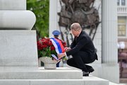 Глава республики в День Победы возложил цветы к памятнику Шаймуратова