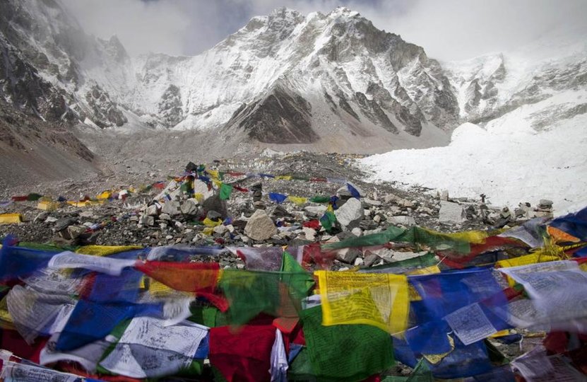 Эверест «закрыли» для туристов из-за мусора