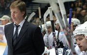 Новым главным тренером «Салавата Юлаева» официально стал Анатолий Емелин
