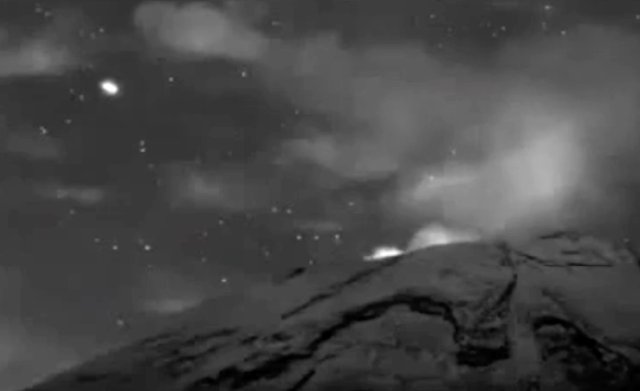 Уфолог сообщил о вылетевшем из жерла вулкана НЛО – Полёт попал на видео
