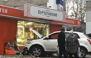 В ГИБДД Башкирии прокомментировали случай с врезавшейся в торговый павильон иномаркой