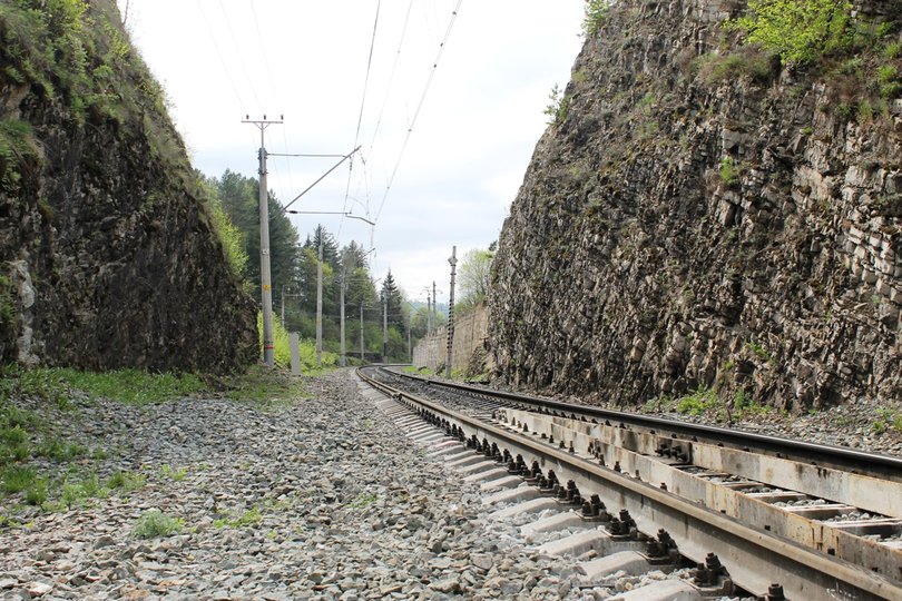 В Башкирии товарный поезд насмерть сбил мужчину на железнодорожных путях