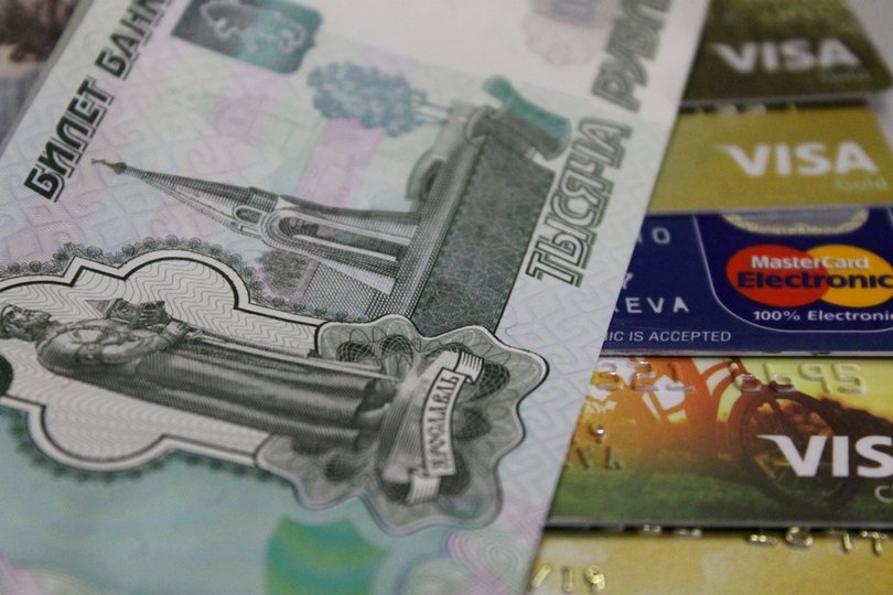 Райффайзенбанк: россияне стали чаще использовать банковские карты на фоне пандемии