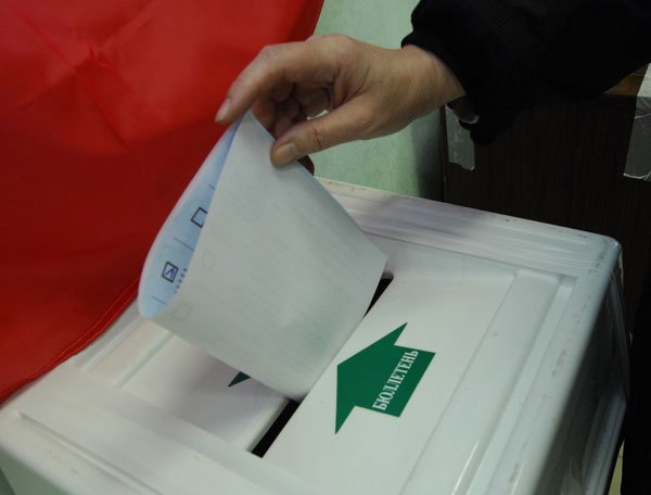 Рустэм Хамитов лидирует на выборах с 82,17% голосов