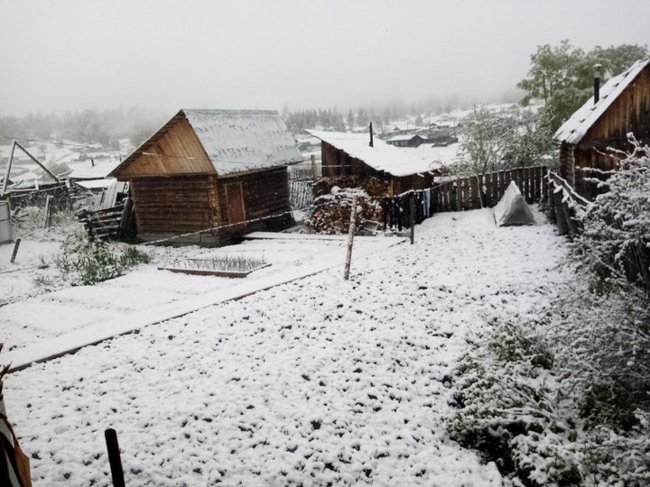 За 10 дней до лета в Башкирии выпал снег