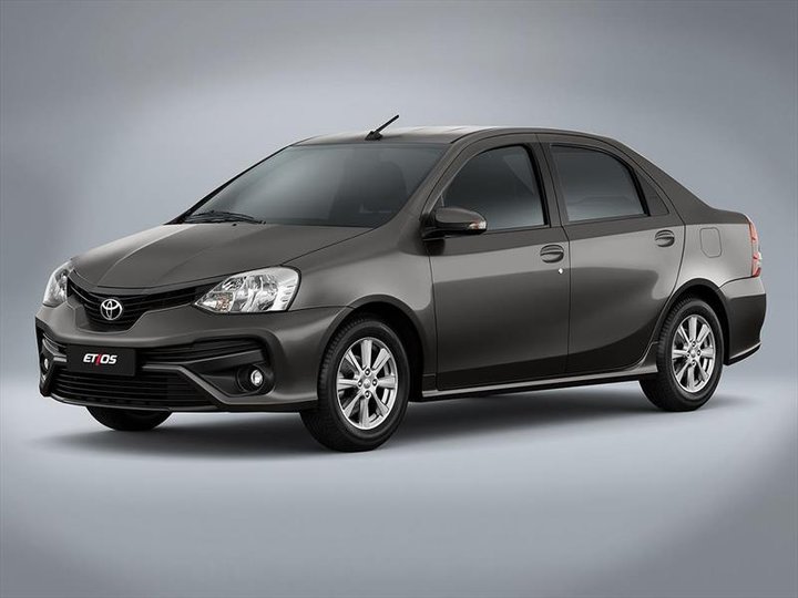 Toyota обновит бюджетный седан Etios