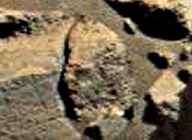 На Марсе нашли вырезанный в стене образ неизвестного существа