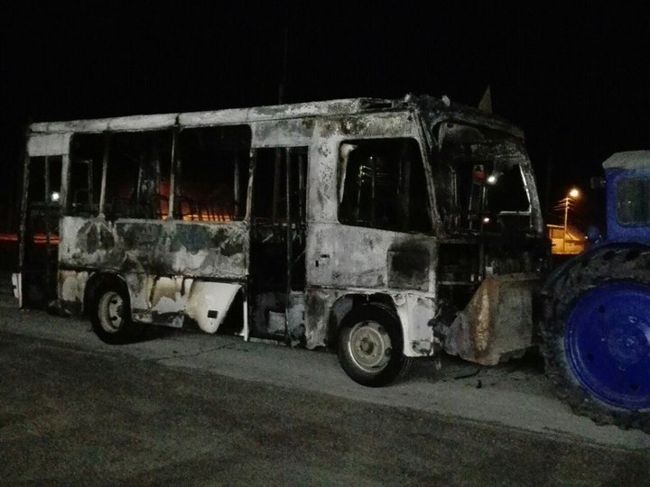 В Башкирии на ходу загорелся пассажирский автобус