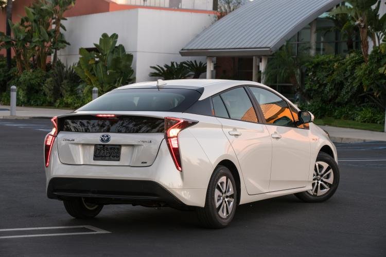 Компания Toyota намерена увеличить производство машин из-за высокого спроса
