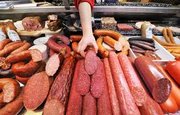 Как выбрать хорошую колбасу, рассказали в Роскачестве 